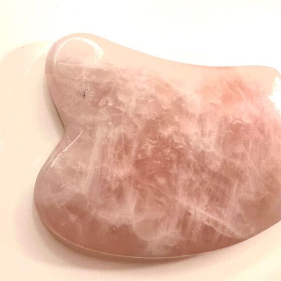 Rose Quartz Gua Sha Lifting Tool. - Picture 4 of 4
